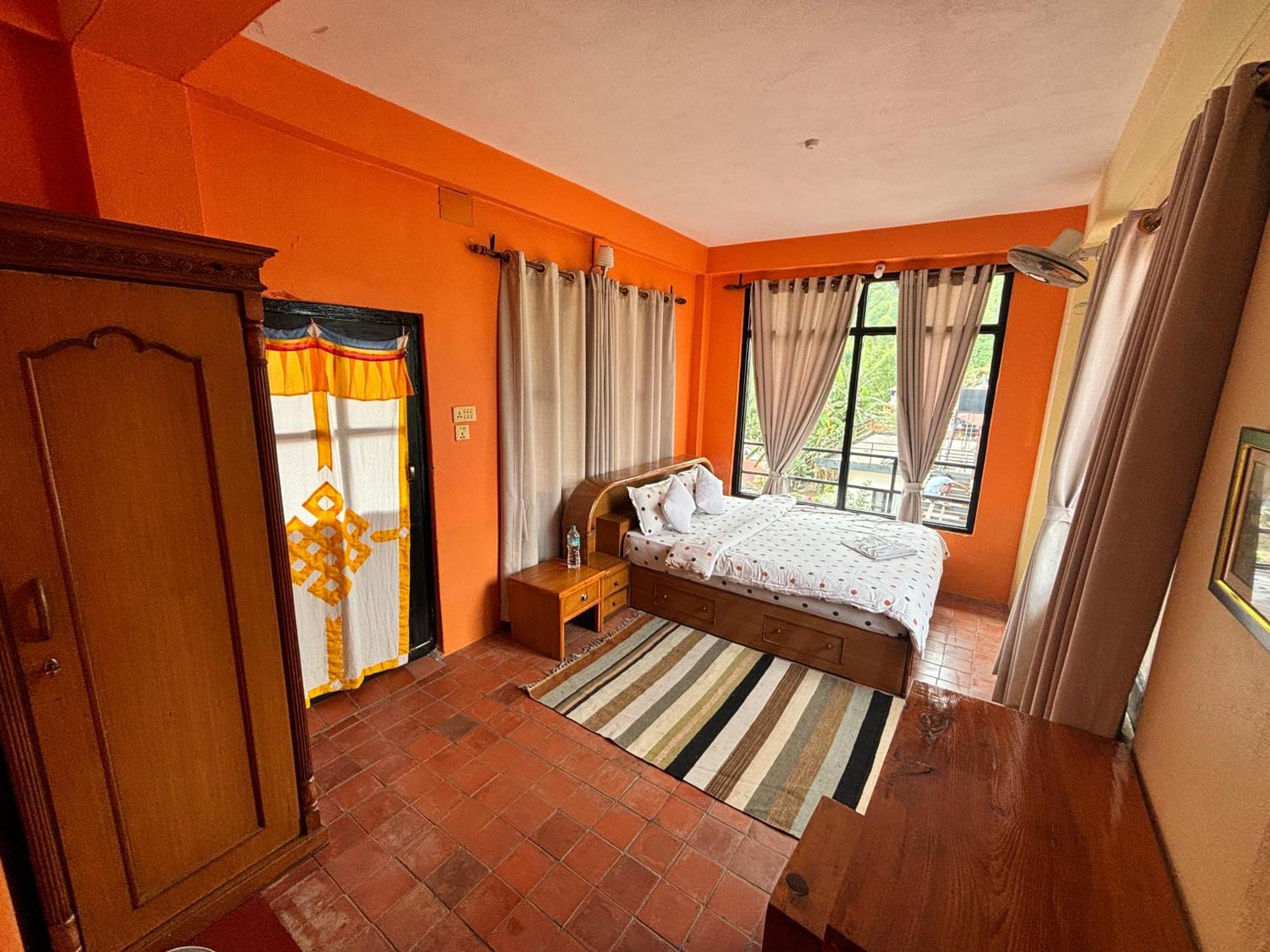 Siddhartha Garden Ayurveda Hotel Pokhara Bagian luar foto