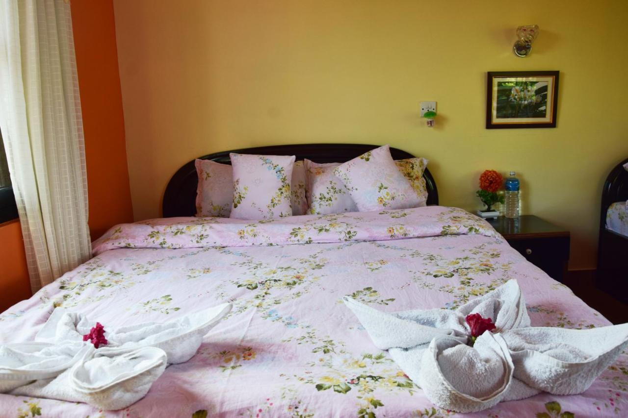 Siddhartha Garden Ayurveda Hotel Pokhara Bagian luar foto