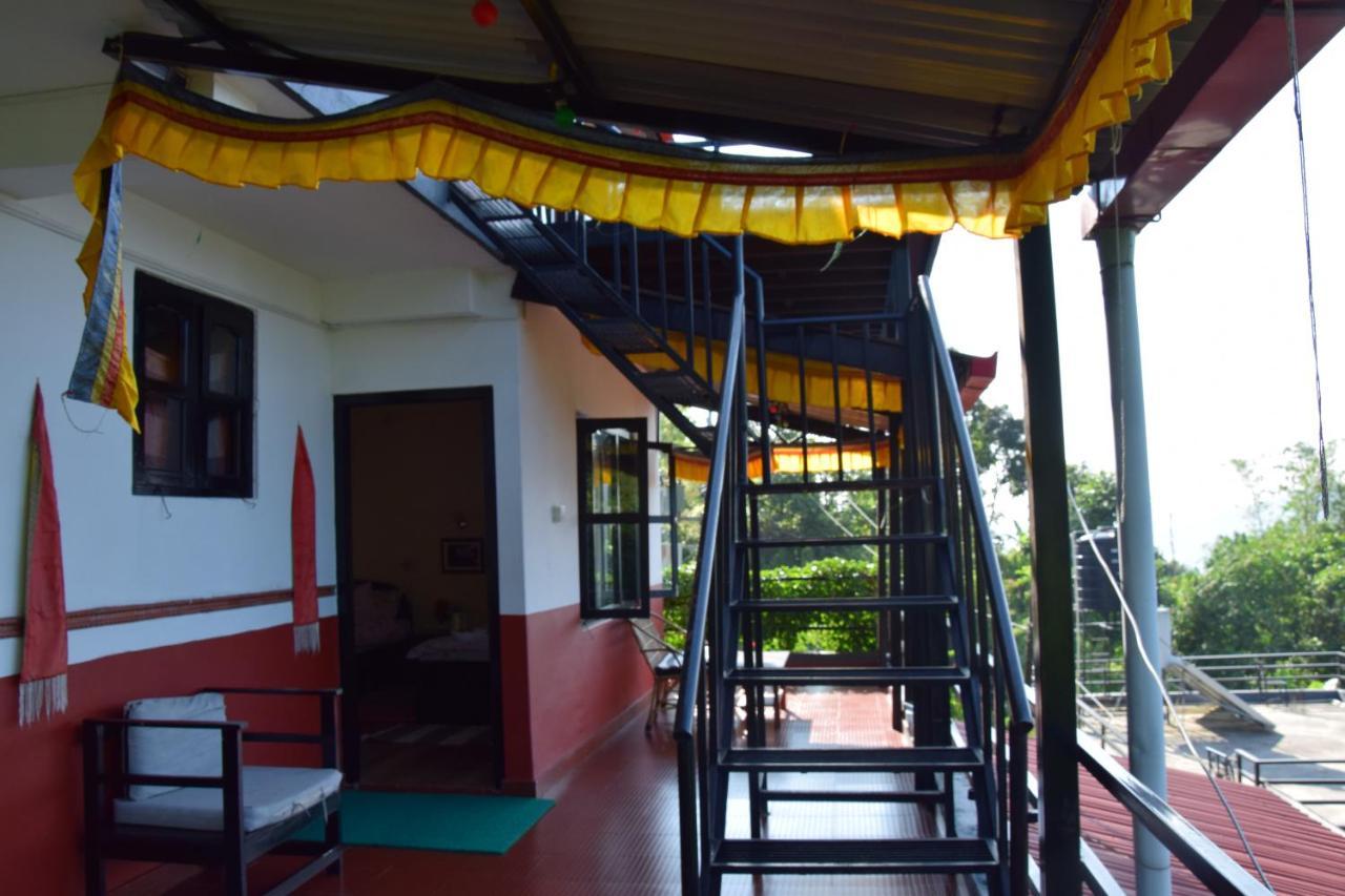 Siddhartha Garden Ayurveda Hotel Pokhara Bagian luar foto